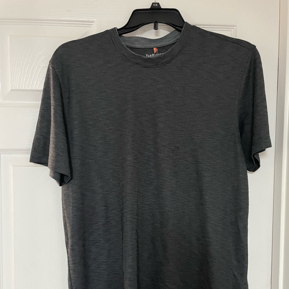 NWT- Black Men’s Van Heusen t-shirt